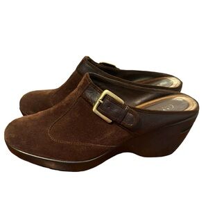 Women’s Cole Haan—Nike Air Brown Leather Mule/Clogs With Gold Buckle. Size 8.5